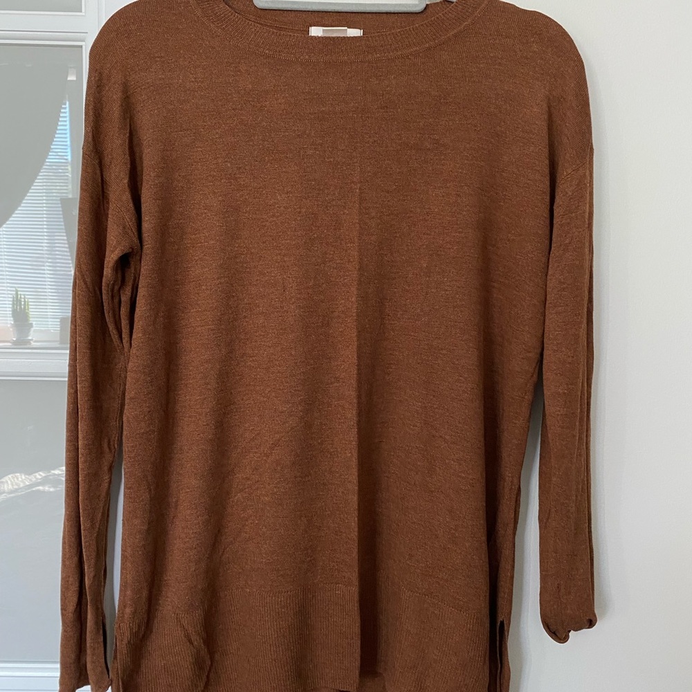 Thin sweater